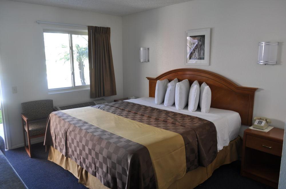 Pacific Inn Motel Ventura Bagian luar foto