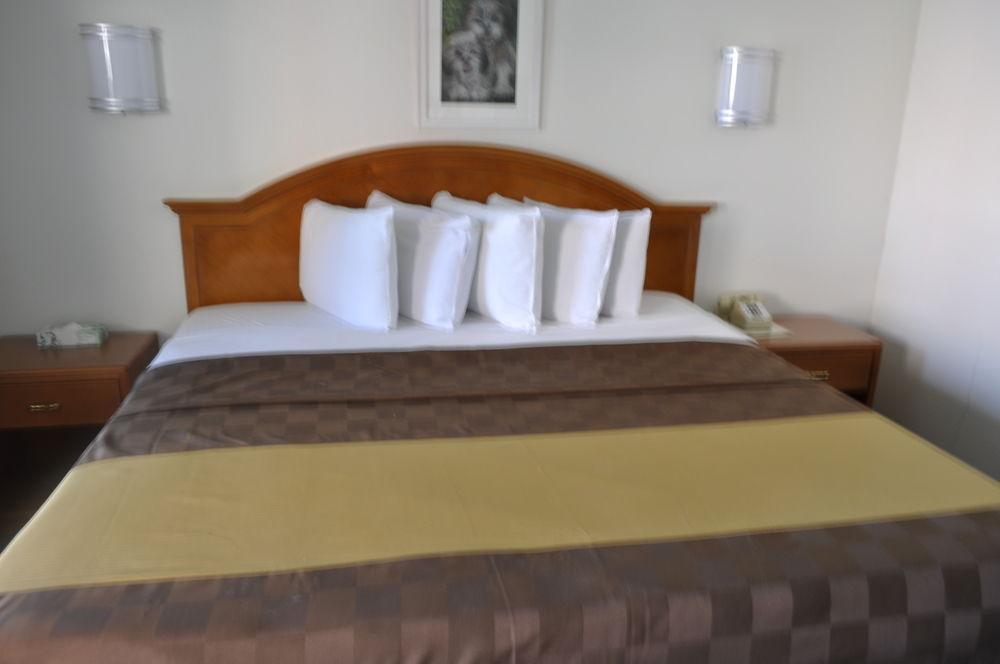 Pacific Inn Motel Ventura Bagian luar foto