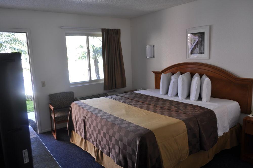 Pacific Inn Motel Ventura Bagian luar foto
