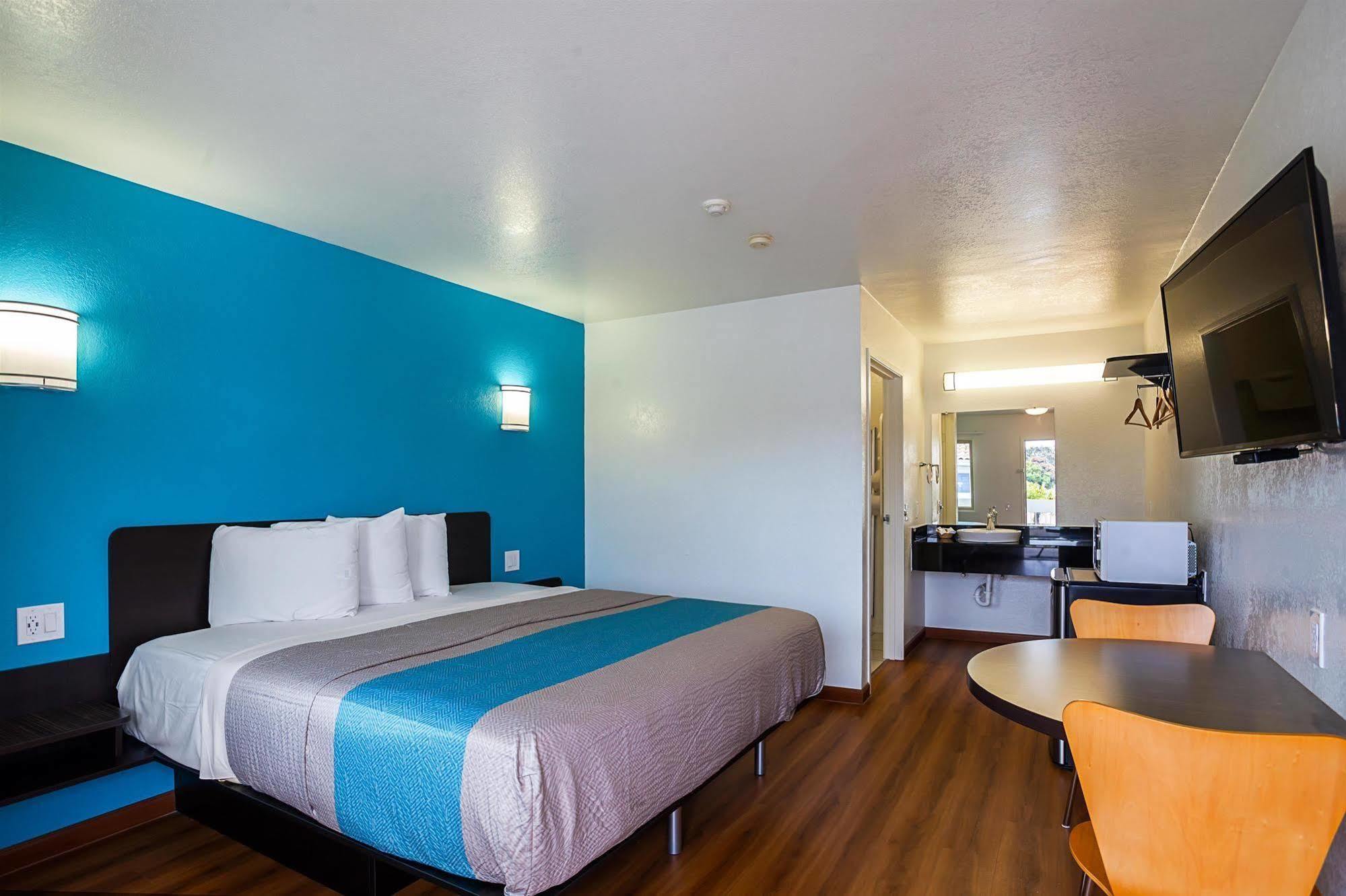 Pacific Inn Motel Ventura Bagian luar foto