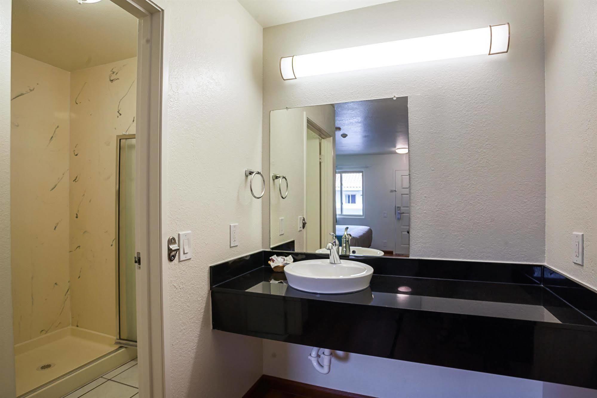 Pacific Inn Motel Ventura Bagian luar foto
