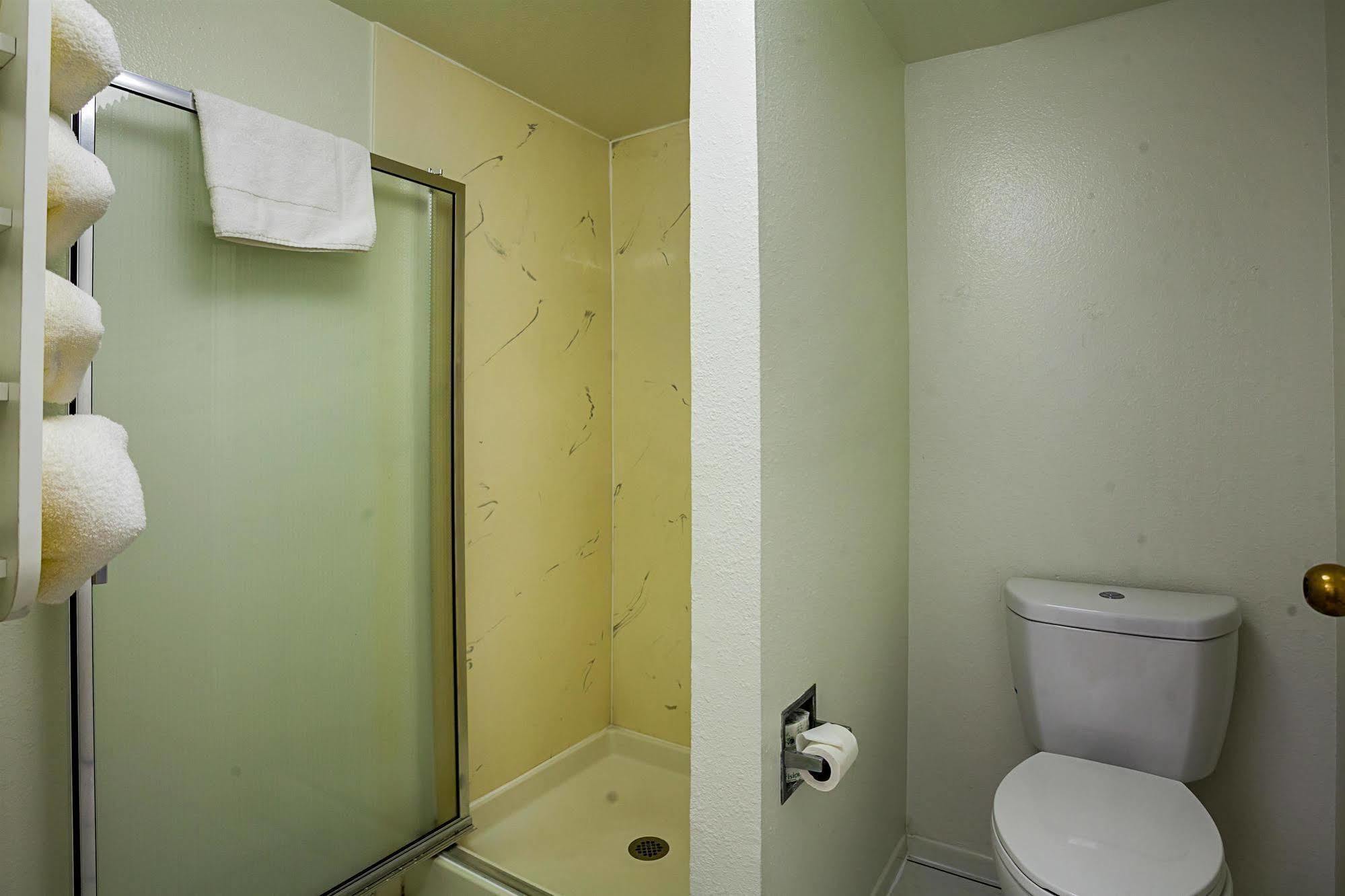Pacific Inn Motel Ventura Bagian luar foto