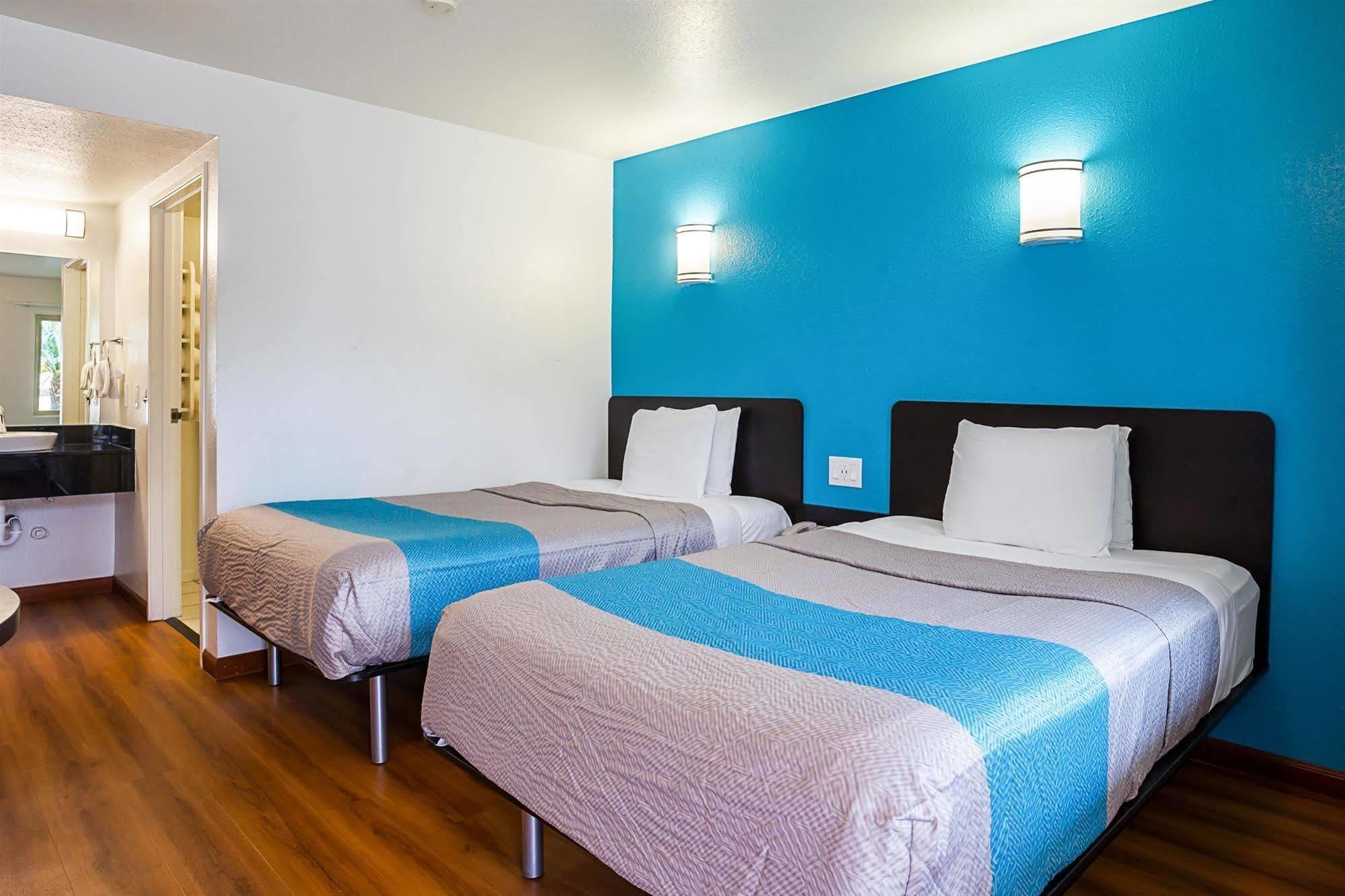 Pacific Inn Motel Ventura Bagian luar foto