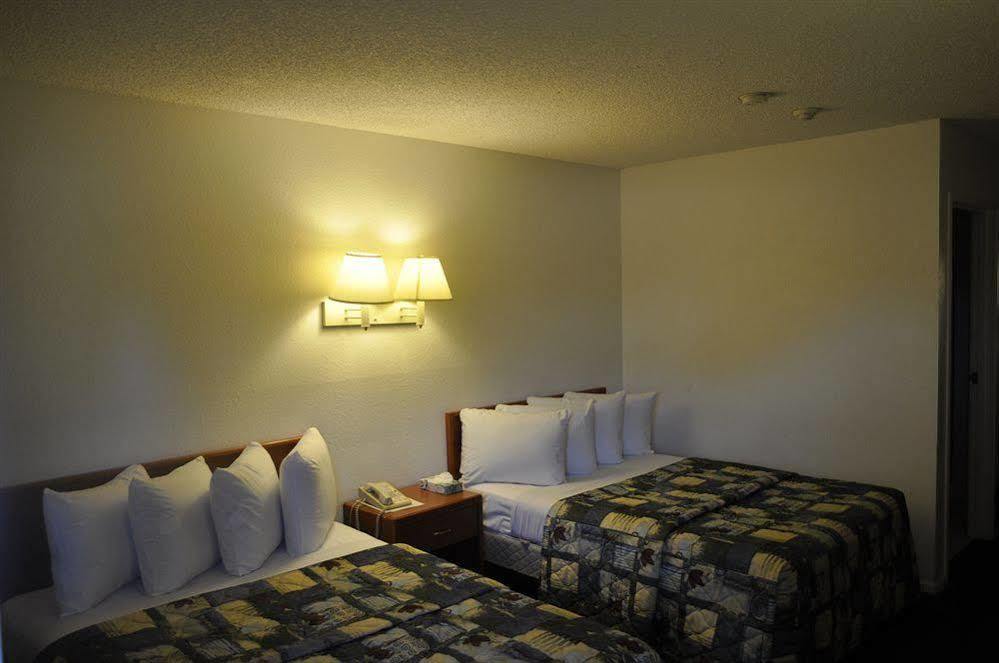 Pacific Inn Motel Ventura Bagian luar foto